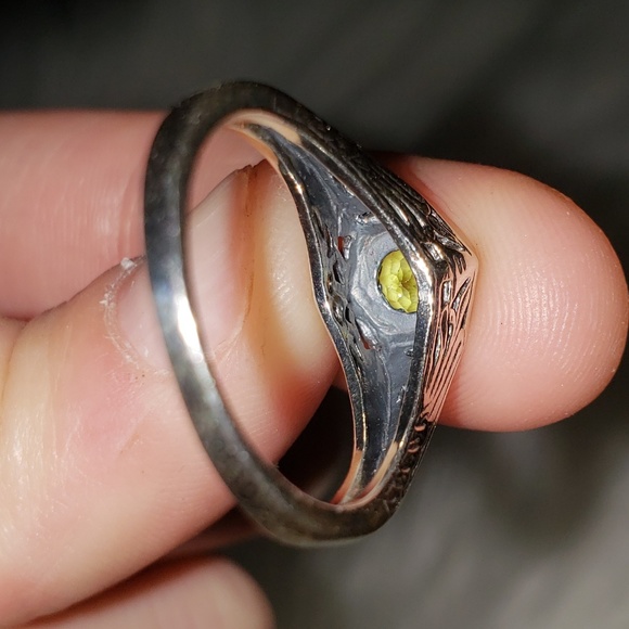 Genuine Peridot Ring in 925 Silver - Picture 4 of 7